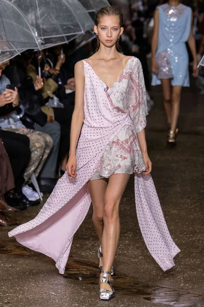 Look 60